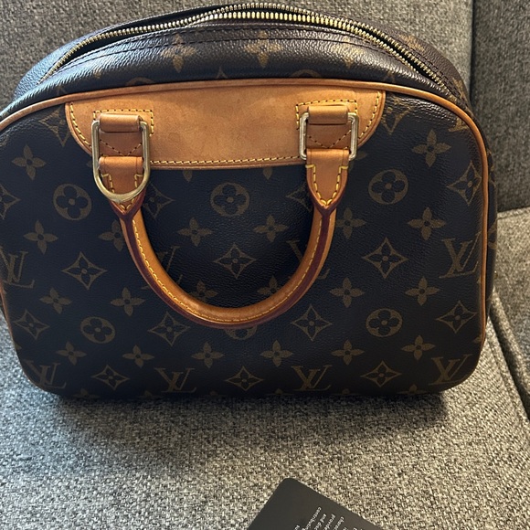 Louis Vuitton Brown and Tan Monogram Satchel - Picture 4 of 11